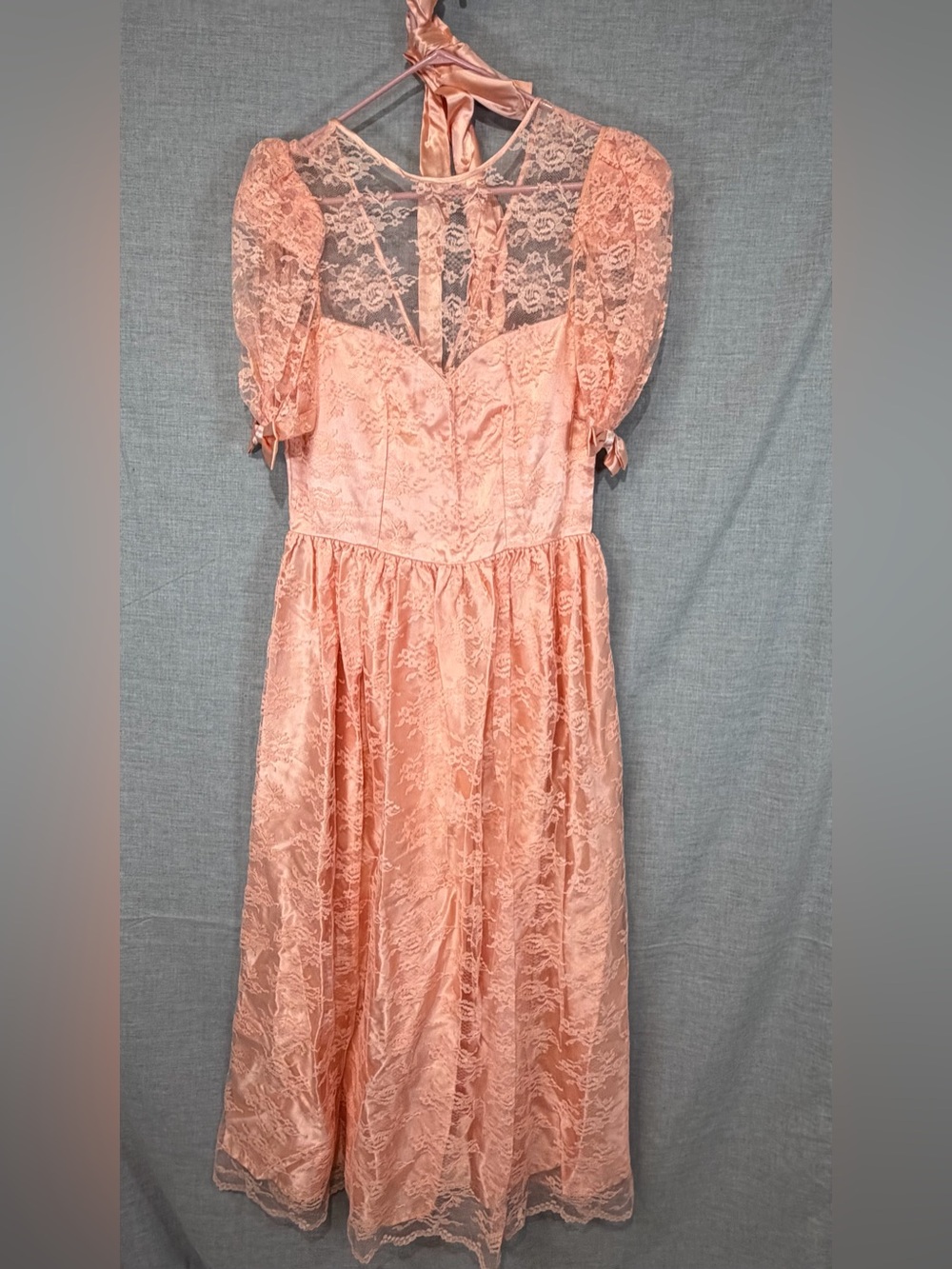 1980 Peach Lace Party Dress with Puff Sleeves - Picture 1 of 3